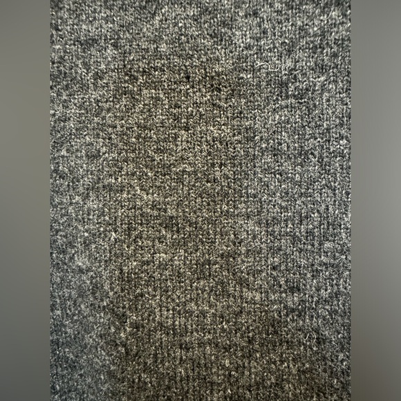 305- J Crew 100% lambs wool crew neck sweater - Picture 8 of 11